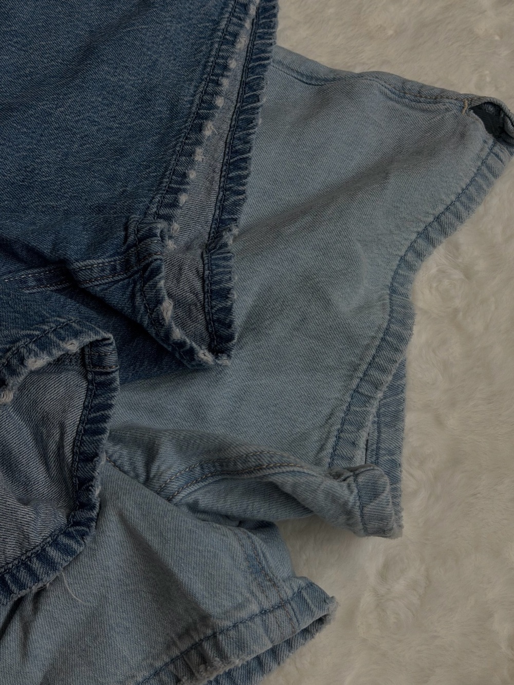 Two pairs of Hollister Women’s High-Rise Denim Shorts - Light Blue and Dark Blue - Picture 6 of 7